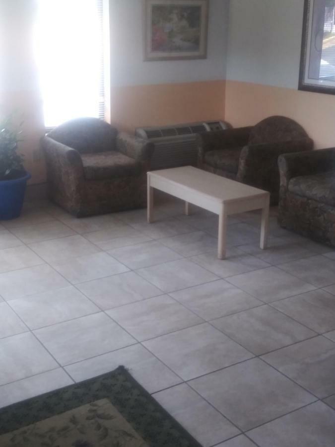 Rodeway Inn Джоунсбъроу Екстериор снимка