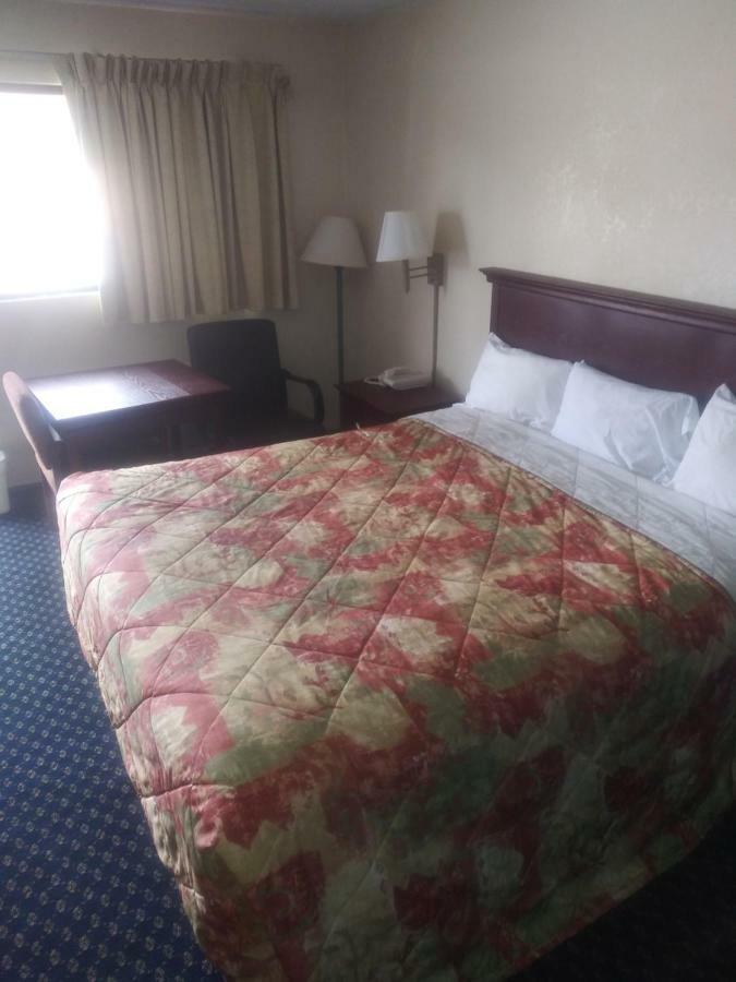 Rodeway Inn Джоунсбъроу Екстериор снимка